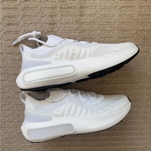 UA Phantom 4 women’s size 10